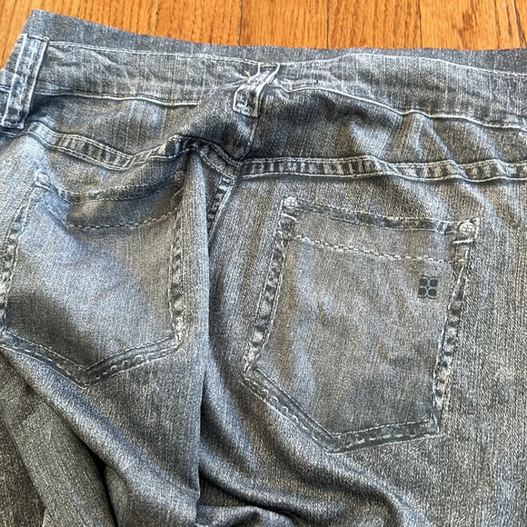 New Bcbgmaxazria Leggings s/M w stretch NWT - Picture 2 of 3